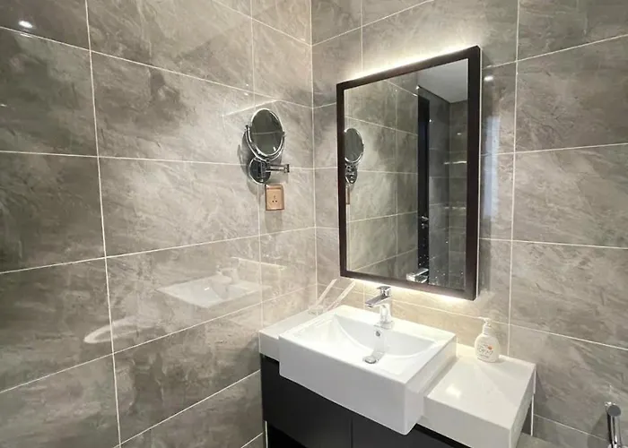 Ho 2 Pn, Phu Hop Gia Dinh, Gan Bien, View Cheo Bien, Vong Quay Mt The Sapphire 2
